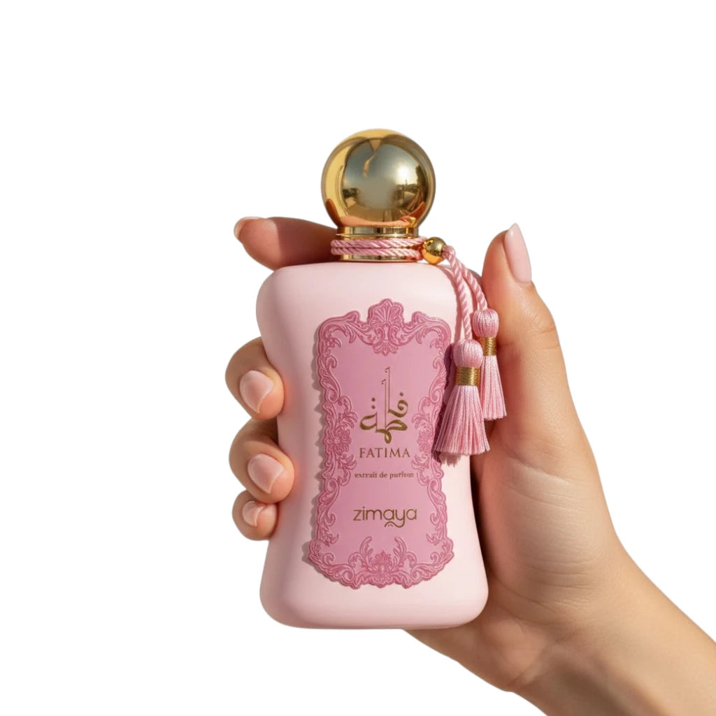 Zimaya Fatima In hand