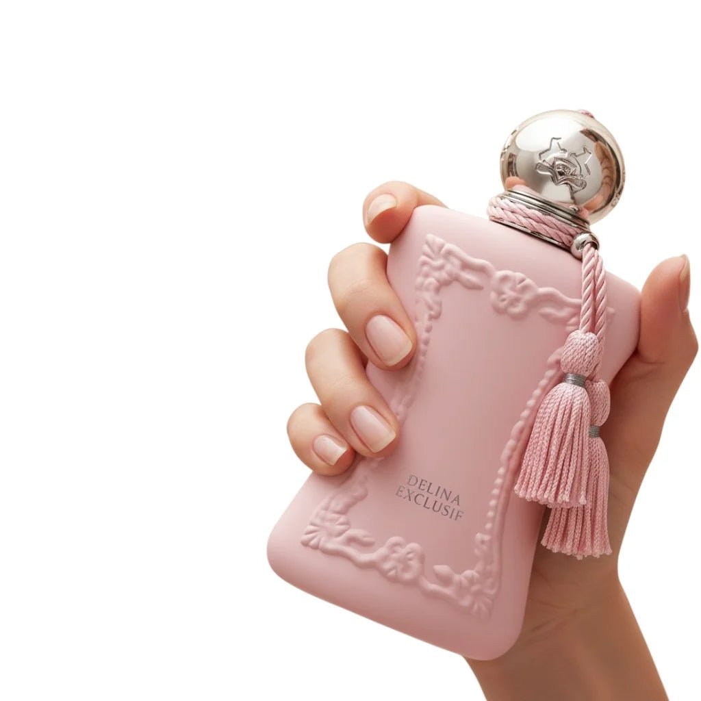 Delina Exclusif In Hand